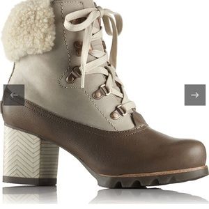 Sorel Boots Size 7.5. Lace up sheering Boots